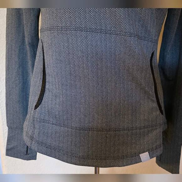 5.11 Tactical Women's Aphrodite Cowl Top Pullover Herringbone - Picture 8 of 15